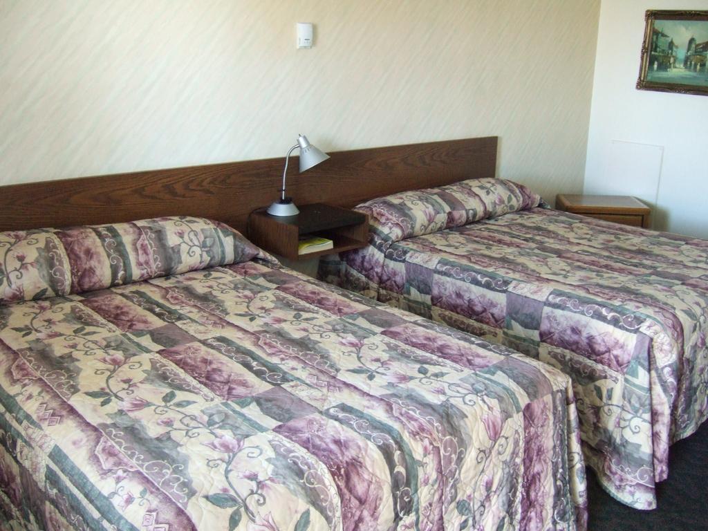 Wild Rose Inn Vegreville Pokój zdjęcie